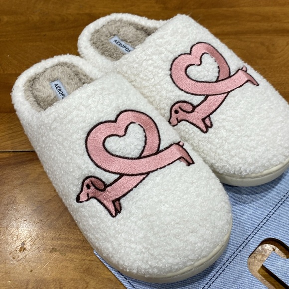 NWT.  Aeropostale, ladies’ size 9-10 (L), slippers. - Picture 12 of 14